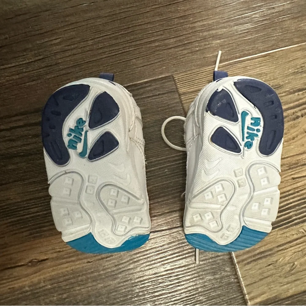 Vintage NIKE baby edge trainer II leather sneaker tennis shoes size 2 boy girl